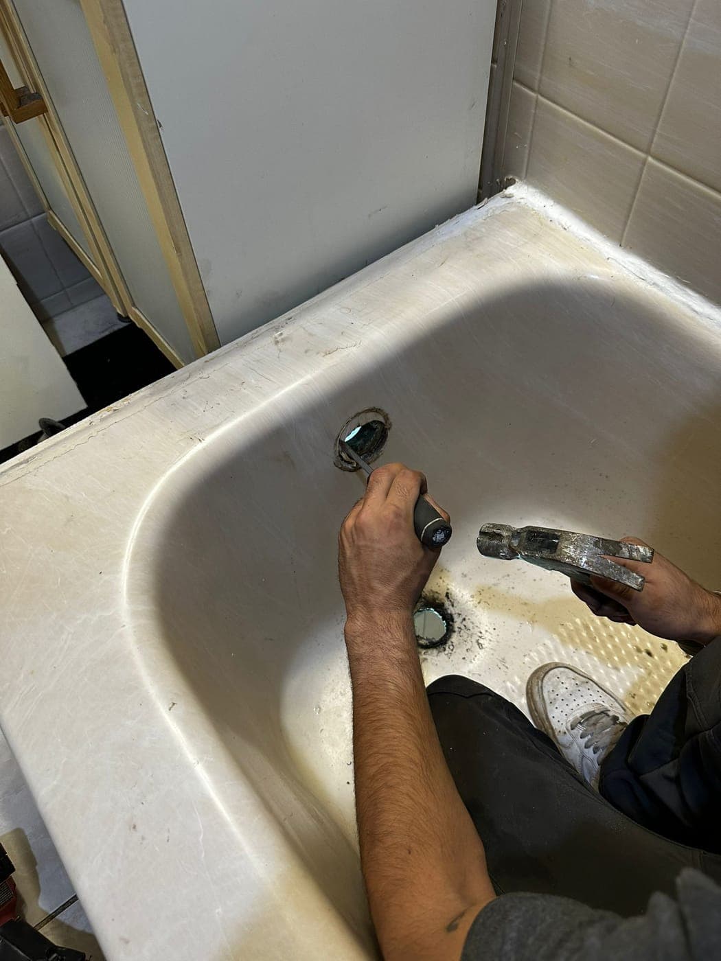 Bathtub faucet and shower valve trim being replaced in a North Jersey bathroom