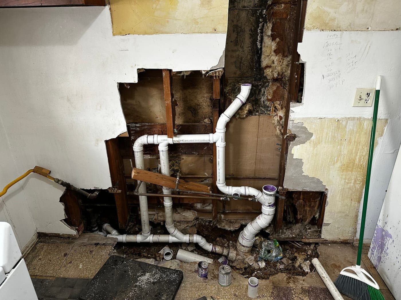 PEX and copper piping roughed into an open wall